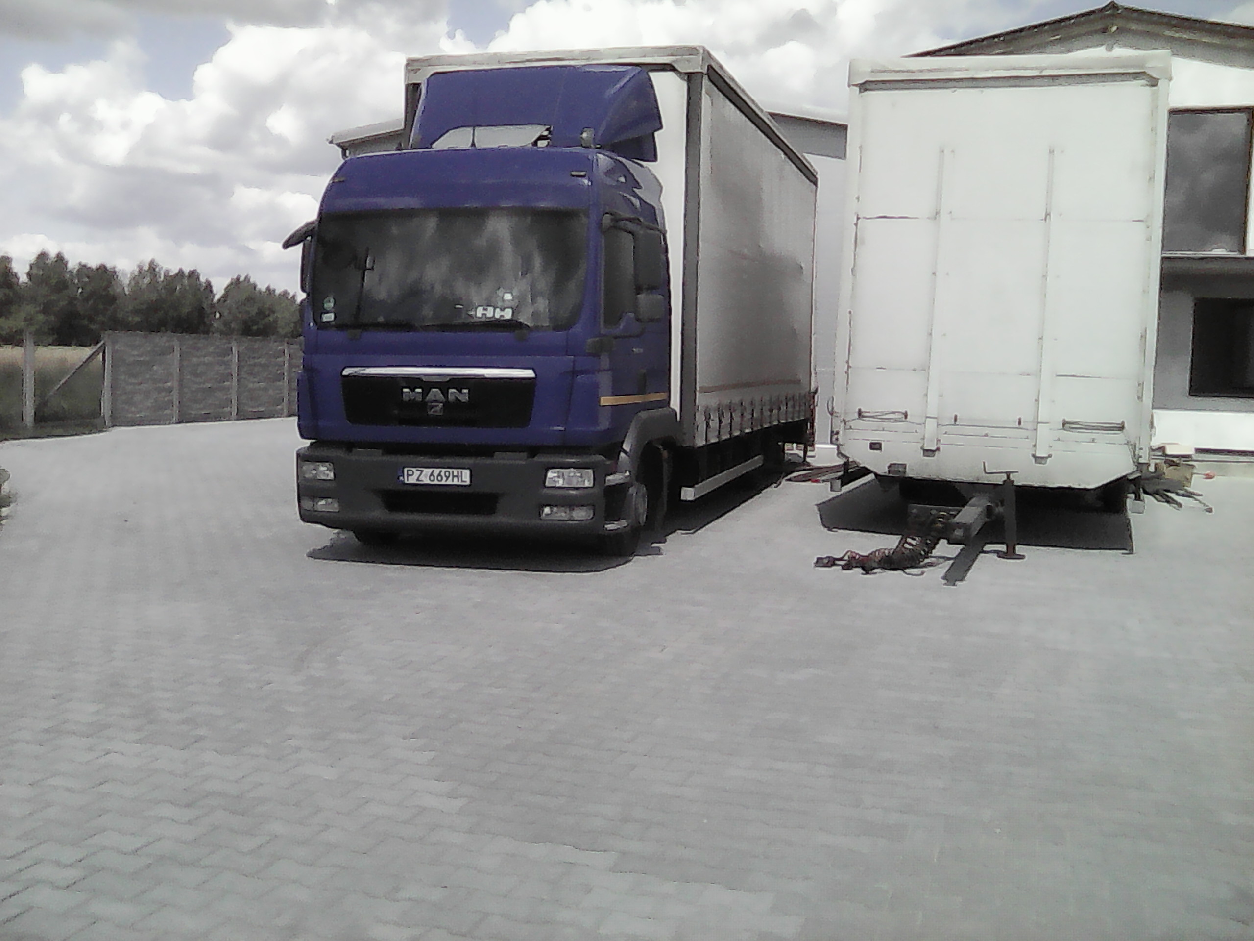 Transport Strohrömer Adventskränze Grabgestecke